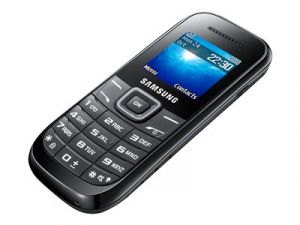 Samsung E1200 3,86 cm (1.52") 65,1 g Negro Teléfono básico